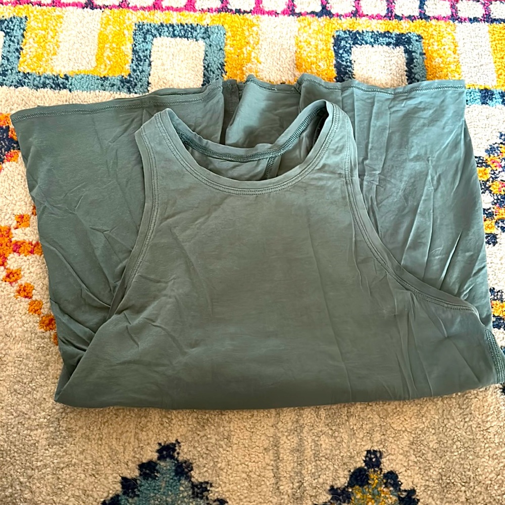 Green Lululemon tank with tie back detail
